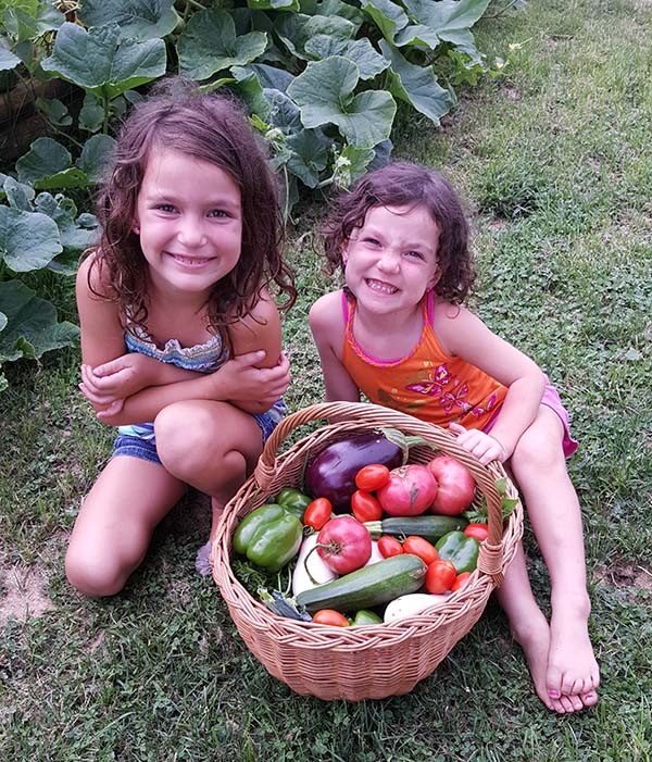 gavin-o-brien-kids-with-veggies-small.jpg